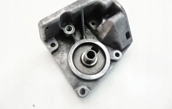 Ford Mondeo MK IV Oil filter mounting bracket 4M5Q-6B624-B