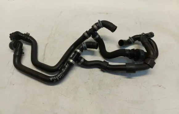 Volkswagen Tiguan Allspace Engine coolant pipe/hose 5C0121087D