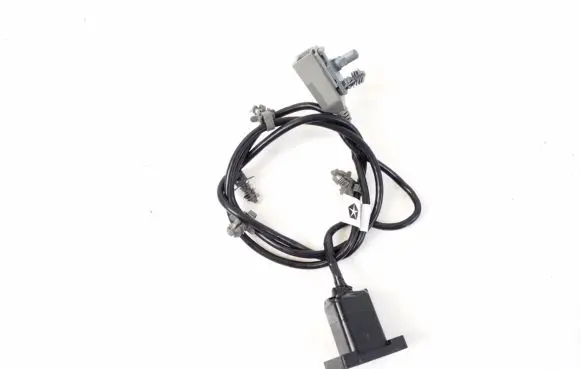 Jeep Grand Cherokee USB socket connector 68068280AA