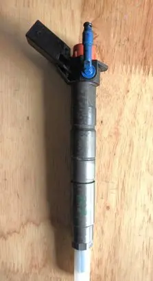 Mercedes-Benz C W205 Fuel injector 0445118009