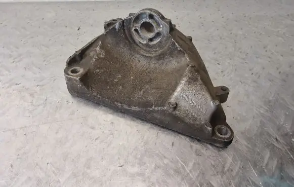 Audi A6 S6 C5 4B Gearbox mounting bracket 4B0399113K