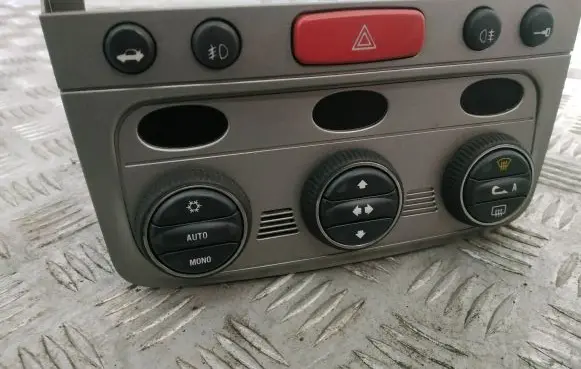 Alfa Romeo 147 Interior fan control switch 07353309240 C397
