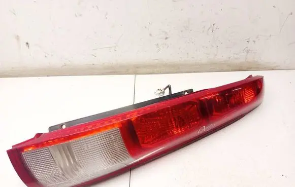 Nissan X-Trail T30 Rear/tail lights 