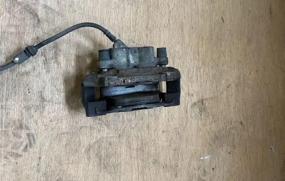 Volvo XC60 Front brake caliper