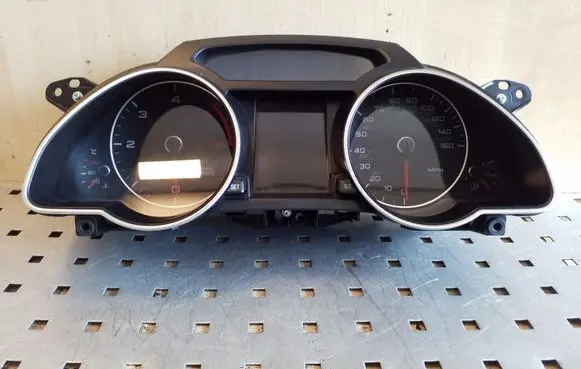 Audi A5 Sportback 8TA Speedometer (instrument cluster) 8T0920983M