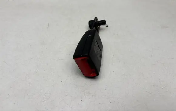 Volkswagen Touran II Rear seatbelt buckle 1T0858491E