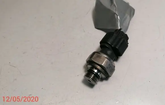 Toyota Corolla Verso AR10 Oil pressure sensor 8944851010