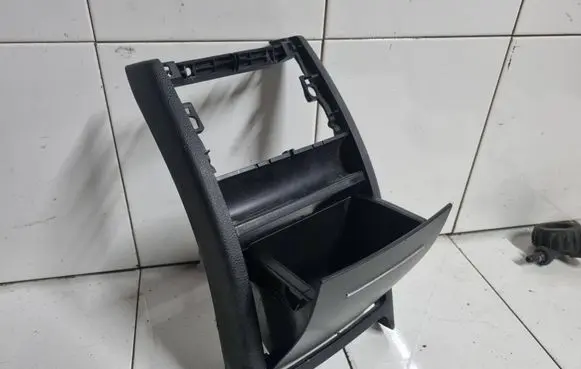 Skoda Octavia Mk2 (1Z) Glove box central console 1z0863284