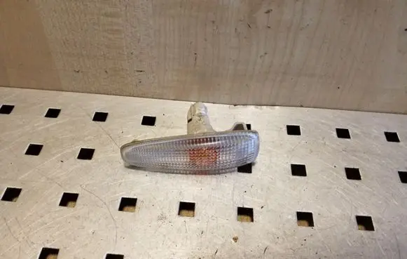 Mitsubishi Outlander Front fender indicator light