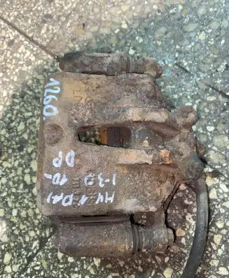 Hyundai i30 Front brake caliper