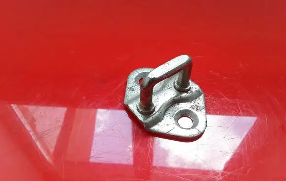 Suzuki SX4 Rear door lock loop/hook striker 6E14