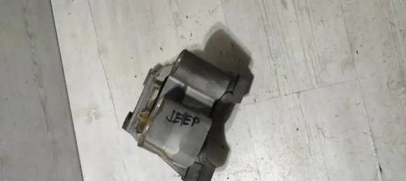 Jeep Cherokee Engine mount bracket P68102281AF 3583