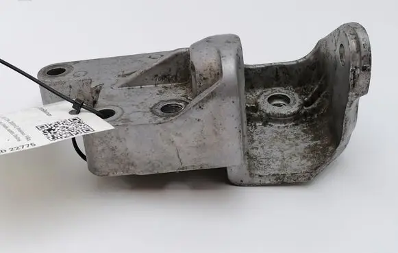Peugeot 407 Engine mounting bracket 967267768000 86945E01