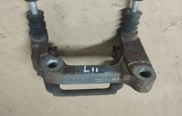 Peugeot 308 Brake caliper pad carrier rear 