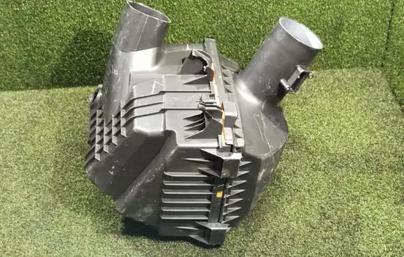 Renault Trafic III (X82) Air filter box 165006196R 93451661 165009078R