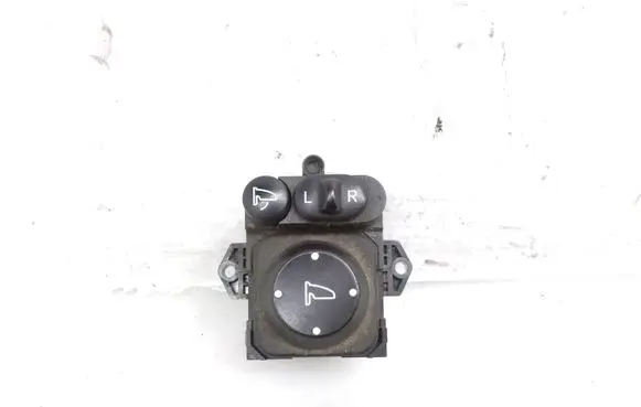 Honda CR-V Wing mirror switch