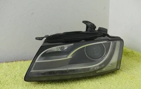 Audi A5 8T 8F Headlight/headlamp 8T09410032