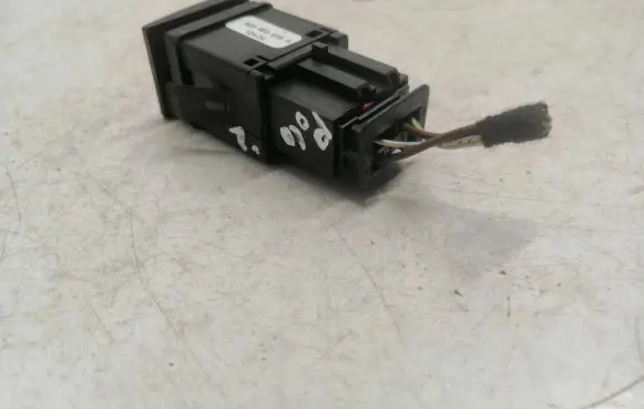 Volkswagen Polo Hazard light switch 6Q0953235A
