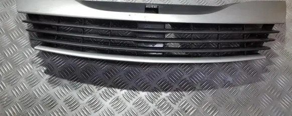 Renault Laguna II Front grill 8200012581