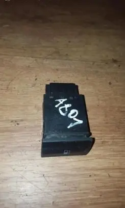 Skoda Octavia Mk1 (1U) Fuel tank opening switch 