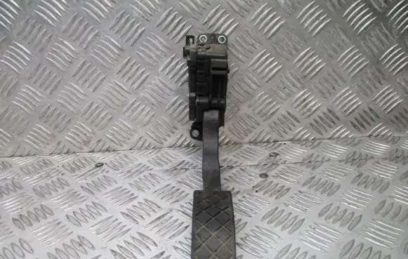 Seat Ibiza III (6L) Accelerator throttle pedal 6Q1721503C