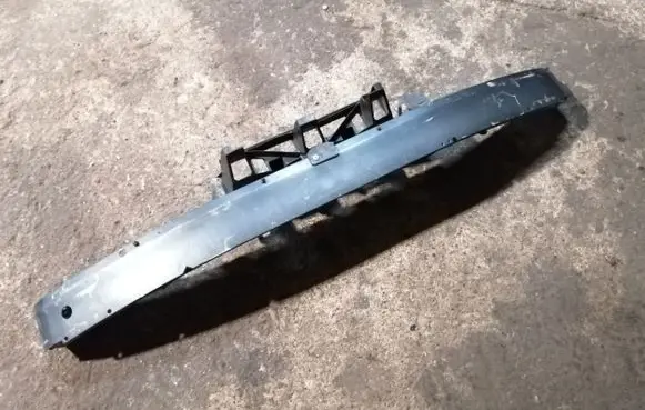 Opel Zafira B Front bumper cross member 24460537