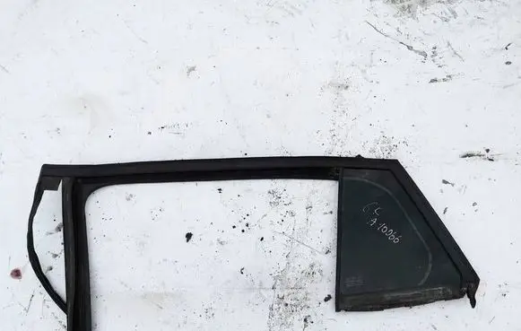 Renault Megane III Rear vent window glass as2 6g91-9l440-fc