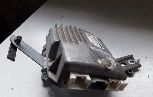 Toyota Corolla E120 E130 Power steering control unit/module 8965002090