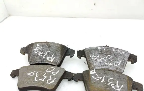 Volkswagen Transporter - Caravelle T5 Brake pads (front) 