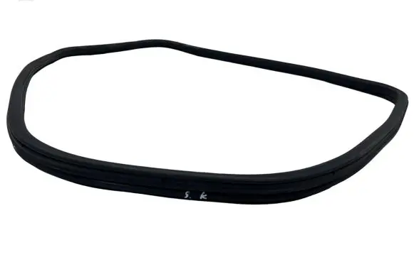 Citroen DS5 Rear door rubber seal (on body) 