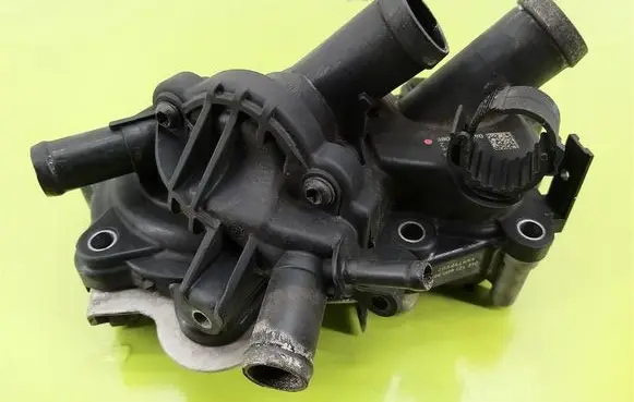 Skoda Yeti (5L) Thermostat housing 04E121600BD