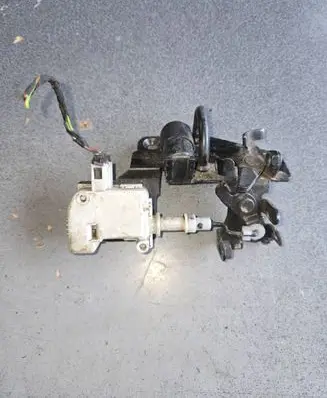 Skoda Fabia Mk1 (6Y) Tailgate/trunk/boot lock/catch/latch 6Y0827511A