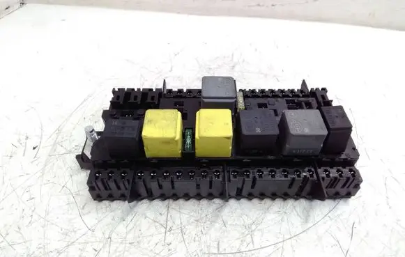 Mercedes-Benz GLA W156 Fuse module A2469067100