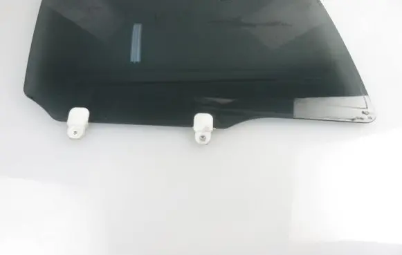 Mitsubishi Lancer VIII Rear door window glass