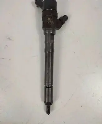 Hyundai Elantra Fuel injector 0445110126 3380027900