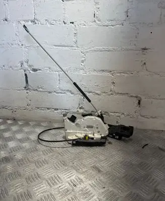 Seat Ibiza IV (6J,6P) Rear door lock 6j0839016f
