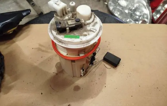 Suzuki Forenza In-tank fuel pump 96447447 16238409 DELC0
