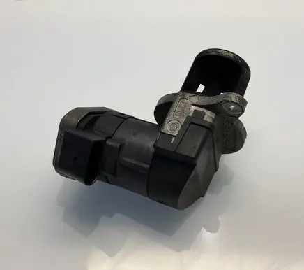Mercedes-Benz ML W164 EGR valve 00005320C2 109315 AC2053530547