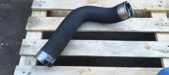 BMW 5 F10 F11 Intercooler hose/pipe 781061502 7810615