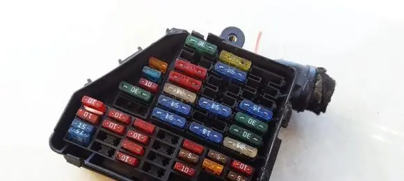 Volkswagen PASSAT B5 Fuse box set