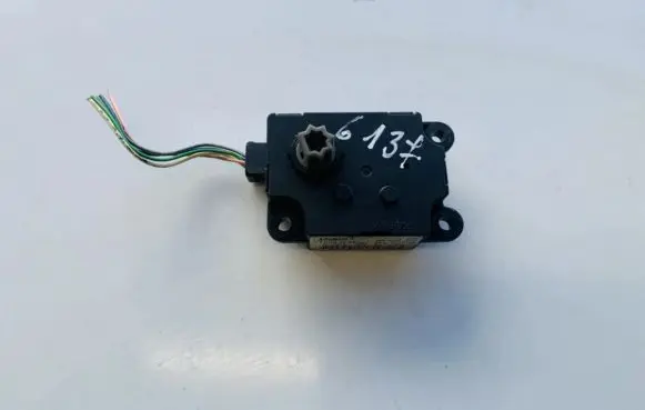 Peugeot RCZ Air flap motor/actuator t1006419g 0601111b