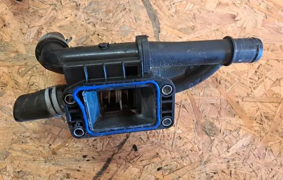 Volvo V40 Cross country Thermostat 9670253780 942651