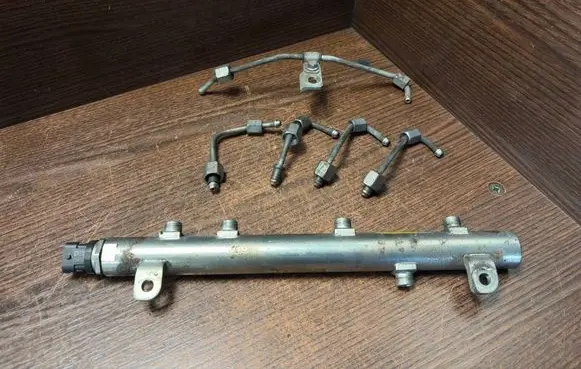 Iveco Daily 4th gen Fuel main line pipe 0445214107