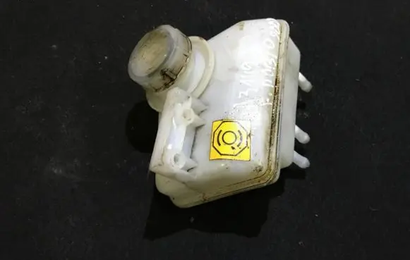 Fiat Doblo Brake fluid reservoir 