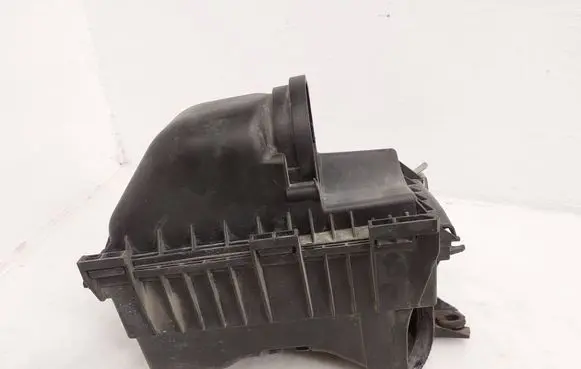 Mitsubishi Colt Air filter box MN130288 A63900401