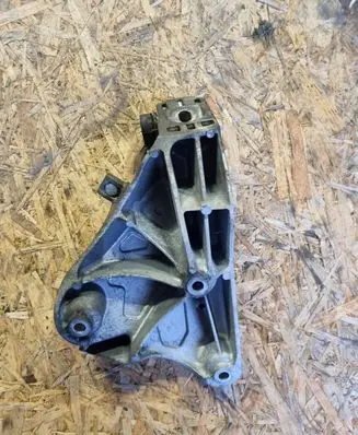 BMW X5 E70 Engine mounting bracket 6790021