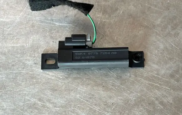 Renault Kadjar Aerial antenna amplifier 87757254AD 5WK487757254AD