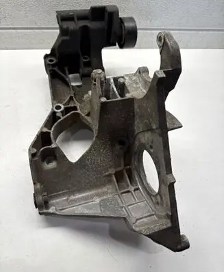 Volkswagen PASSAT B7 Generator/alternator bracket 038903143H