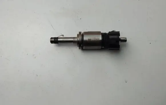Nissan Note (E12) Fuel injector 3HD0A0030