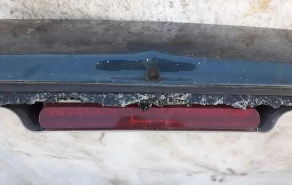 Hyundai Trajet Third/center stoplight